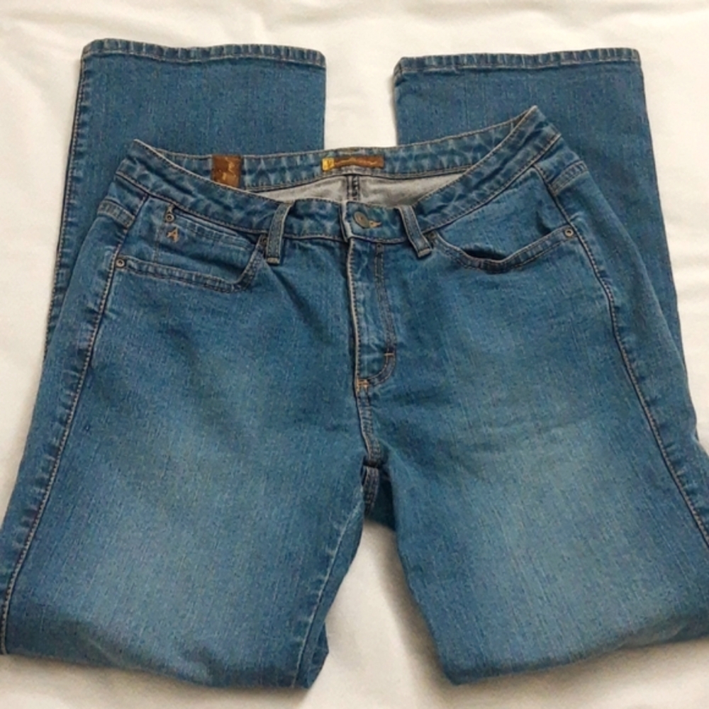 Women's Wrangler Aura Straight Leg Regular Rise Denim Western Blue Jeans Sz 8